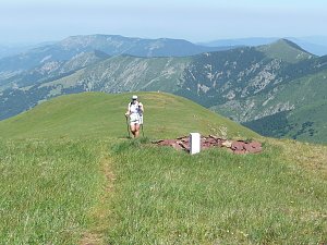 Výstup horskými loukami na nejvyšší vrchol Srbska - Midžor
